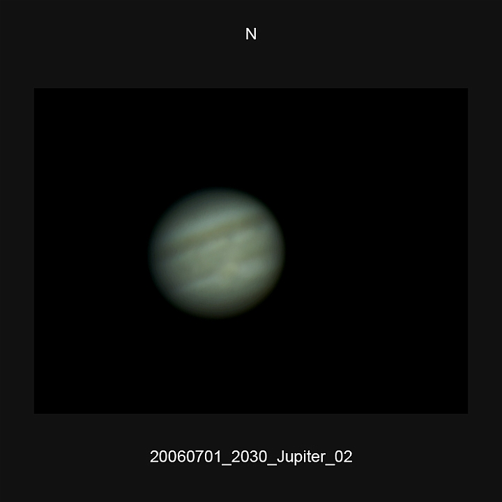 20060701_2030_Jupiter_02.JPG -   Newton d 309,5 / af 5730 (Barlow) & 4-hole-mask Phillips 740K UV-IR-Cut filter 640x480 AVI-750 (15 frames/s) Giotto, A-PS-CS3  