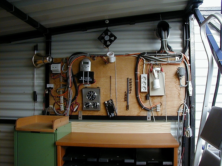 005a_Station.JPG -   Electric, 2x DC 12 V, DC 24 V, AC 230 V Trapezium  -  Elektrik, 2x DC 12 V, DC 24 V, AC 230 V Trapez  