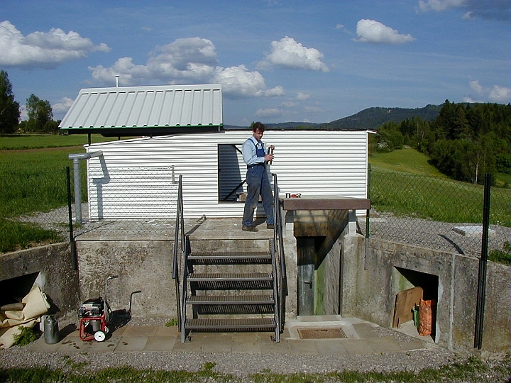 bu005d_Station-Beginning.jpg -   Station Build Up  -  Station Aufbau  Image by W. A.  -  Bild von W. A.  