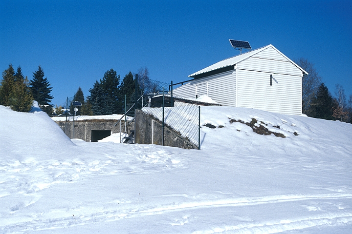 bu007b_Station-First-Design.jpg -   First Observings with small Equipment  -  Erste Beobachtungen mit kleinem Geraet  Image made with Analog-SLR  